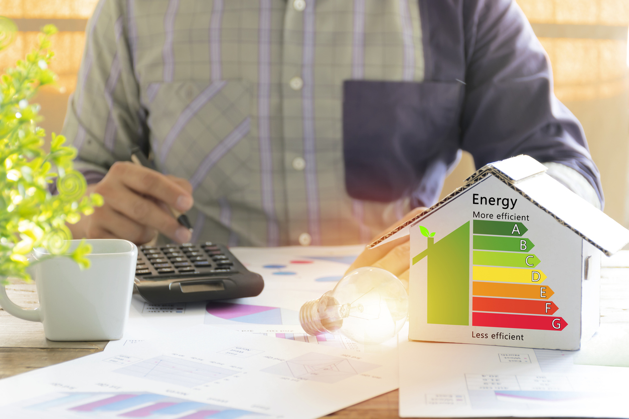 O que mais gasta energia: conheça os vilões da conta de luz e os 5 aparelhos que mais consomem energia