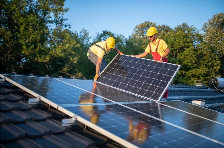 Quanto tempo dura uma placa solar? Descubra a vida útil do painel