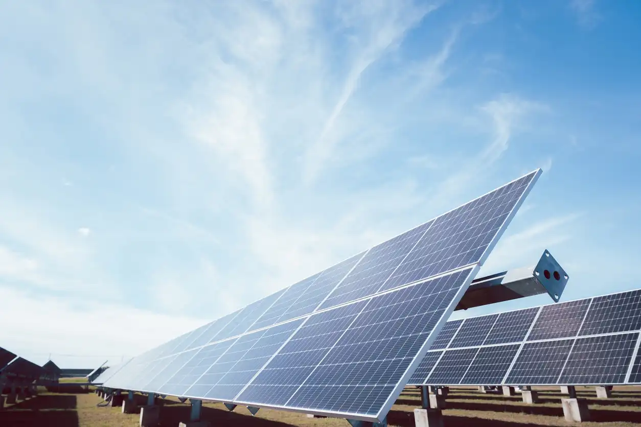 Célula fotovoltaica: conheça seu funcionamento, tipos e aplicações