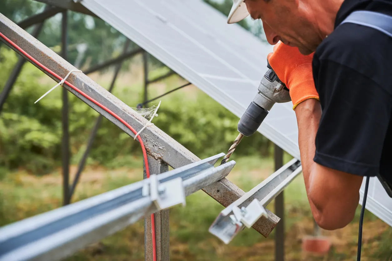 Aterramento de placa solar: o que é, como fazer e por que é obrigatório?